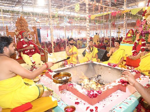 धीमी श्वांस और योग से बढ़ती है उम्र अहंकार का होता है अंत: जगद्गुरु वसंत गिरी